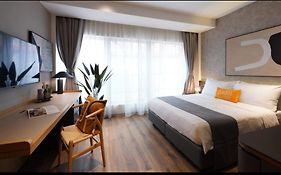 แดช ลีฟวิง ออน แพรต